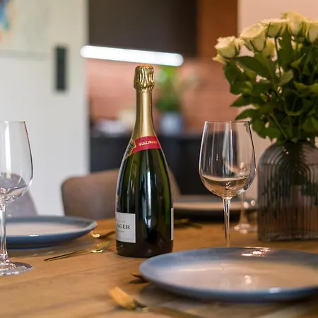 Apartman Fuzja Sen Fabrykanta By Fuzjaaparts